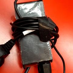 Oplader laptop, som rapportert av UvA REC ved bruk av iLost