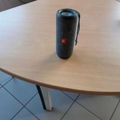 Enceinte noire, zoals gemeld door TCL met iLost