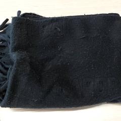 의류 - Sjaal zwart, iLost를 사용하여 Centraal magazijn에 보고됨