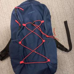 حقائب الظهر والحقائب النهارية، كما تم الإبلاغ عنه بواسطة Arriva West-Brabant عبر iLost