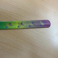 Pulseira Kinder Schnalzarmband, como reportado por Schönbrunn "Group Center" utilizando o iLost