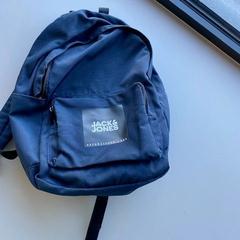 Mochila, ha sido reportado por Regio West-Vlaanderen con iLost