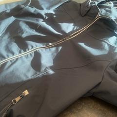 Jacket, as reported by Rotterdam The Hague Airport using iLost