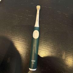 전동 칫솔 Oral B Groen Wit, iLost를 사용하여 Van der Valk Hotel Amsterdam-Amstel에 보고됨