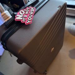 Zavazadlo light black or gray color, jak nahlášeno Hotel V Frederiksplein pomocí iLost