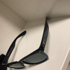 Bril & Zonnebril Zwarte zonnebril rayban, zoals gemeld door IKEA Utrecht met iLost