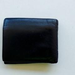 지갑 Van Acker, iLost를 사용하여 Centraal magazijn에 보고됨