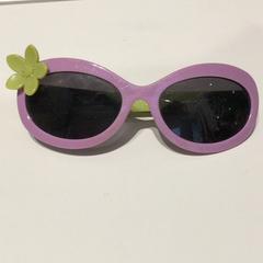Gafas Paars en groen, ha sido reportado por IKEA Wilrijk con iLost
