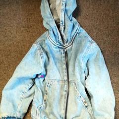 Spijkerjas Kind, como reportado por Burgers' Zoo utilizando o iLost