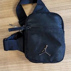 Skulderveske, som rapportert av Connexxion Haarlem AML ved bruk av iLost