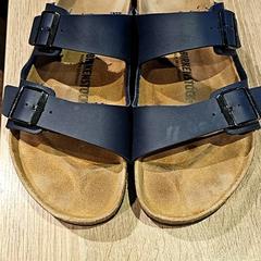 Slippers Birkenstocks, iLost를 사용하여 Van der Valk Hotel Apeldoorn - De Cantharel에 보고됨