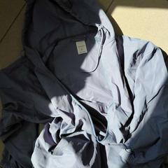 السترة Grijs، كما تم الإبلاغ عنه بواسطة Regio Oost-Vlaanderen عبر iLost