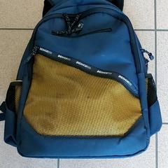 バックパック Donkerblauw/Geel がiLostで Regio West-Vlaanderen によって報告されました