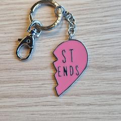 Sleutelhanger Roos/Grijs, som rapportert av Gemeente Leopoldsburg ved bruk av iLost