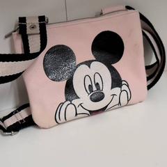 Bag Roze Mickey mouse tasje, som rapportert av IKEA Utrecht ved bruk av iLost