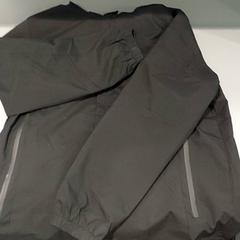 Kleding Jas, jak nahlášeno Centraal magazijn pomocí iLost