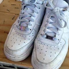 Sportschoenen Witte nike air 38.5, zoals gemeld door Schaatsbaan Rotterdam met iLost