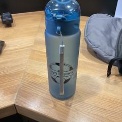 Edateko botila, gisa salatu by Designer Outlet Roosendaal iLost erabiliz