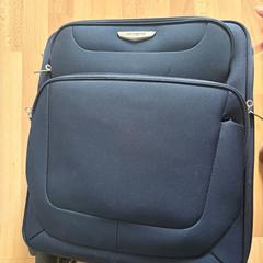 Rolkoffer Samsonite blauw, amint azt az iLostnak jelentették.