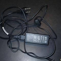 Adaptér Black HP Laptop Charger, ako bolo nahlásené Conscious Hotel Westerpark pomocou iLost