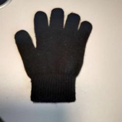 Children's glove e, as reported by Twisto using iLost