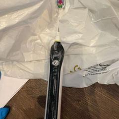 Spazzolino elettrico, come riportato da Van der Valk Hotel Gorinchem utilizzando iLost