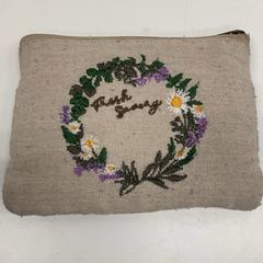 ティッシュケース, ha sido reportado por IKEA新三郷 con iLost