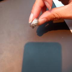 Brinco Silver, como reportado por Van Gogh Museum utilizando o iLost