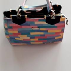 Tas - Handtas Vandesande، كما تم الإبلاغ عنه بواسطة Centraal magazijn عبر iLost