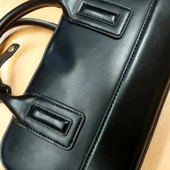 Bolsa - Handtas, segundo informou Regio Antwerpen - Brussel usando iLost