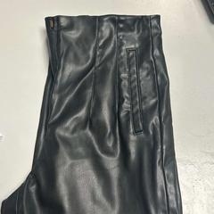 Trousers zwart/leer, as reported by Haven Hotel Rotterdam using iLost