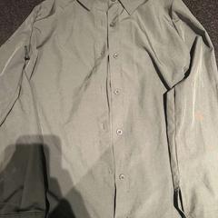 Blus groen, merk Shein, rapporterat av Hotel Van der Valk Harderwijk op de Veluwe med iLost