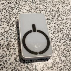 Banco de enerxía, segundo informou MEININGER Hotel Berlin "Mitte" Humboldthaus usando iLost