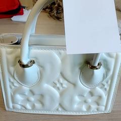 Taška, jak nahlášeno Centraal magazijn pomocí iLost