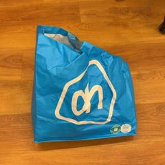 Väska, rapporterat av GVB med iLost