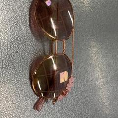 Slnečné okuliare, ako bolo nahlásené IKEA Tokyo-Bay pomocou iLost