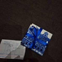 Lembrança white and blue, como reportado por The Dominican utilizando o iLost