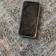 I phone Blauw zwart, come riportato da Connexxion Amstelland-Meerlanden Schiphol Zuid utilizzando iLost