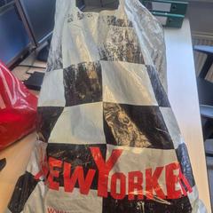 Väska zwart/wit New Yorker, rapporterat av Connexxion Zeeland med iLost