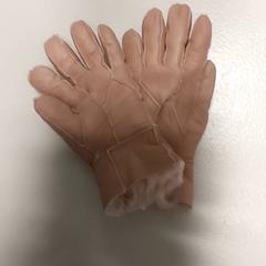 Gloves, as reported by Regio West-Vlaanderen using iLost