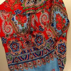 Schal Bloemen print, gemeldet von Vrije Universiteit Amsterdam über iLost