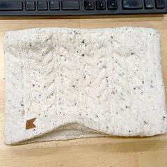 Tour de cou Blanc, a été signalé par IKEA Strasbourg utilisant iLost