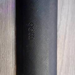 Szemüveg, amint azt Leonardo Royal Hotel Amsterdam az iLost segítségével jelentette.