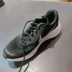 Bota Single, Black and White, jak nahlášeno Conscious Hotel Westerpark pomocí iLost