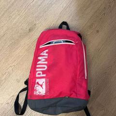 배낭 rood Puma, iLost를 사용하여 Regio Oost-Vlaanderen에 보고됨
