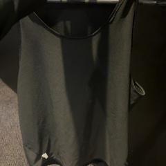 Košile Zwart, jak nahlášeno Van der Valk Hotel Utrecht pomocí iLost