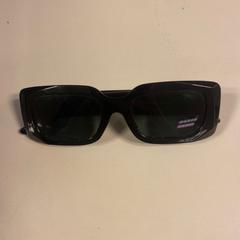 Zonnebril, rapporterat av Pathé Tuschinski med iLost