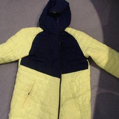 Kinderjas Felgeel, zoals gemeld door Walibi Holland met iLost