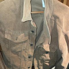 Veste brown, a été signalé par Club Nyx/Exit Café utilisant iLost