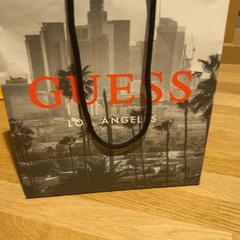 Purchase guess, gisa salatu by Designer Outlet Roermond iLost erabiliz